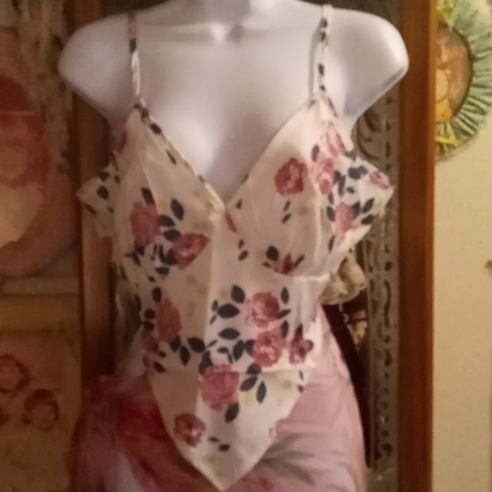 NWT Shein Halter Top with Pretty Lavender Floral Design - Picture 1 of 11